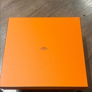 Hermès Signature Orange Gift Box